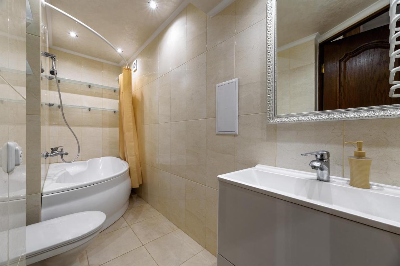 Noviy Svit 4 Apartments Lviv Luaran gambar