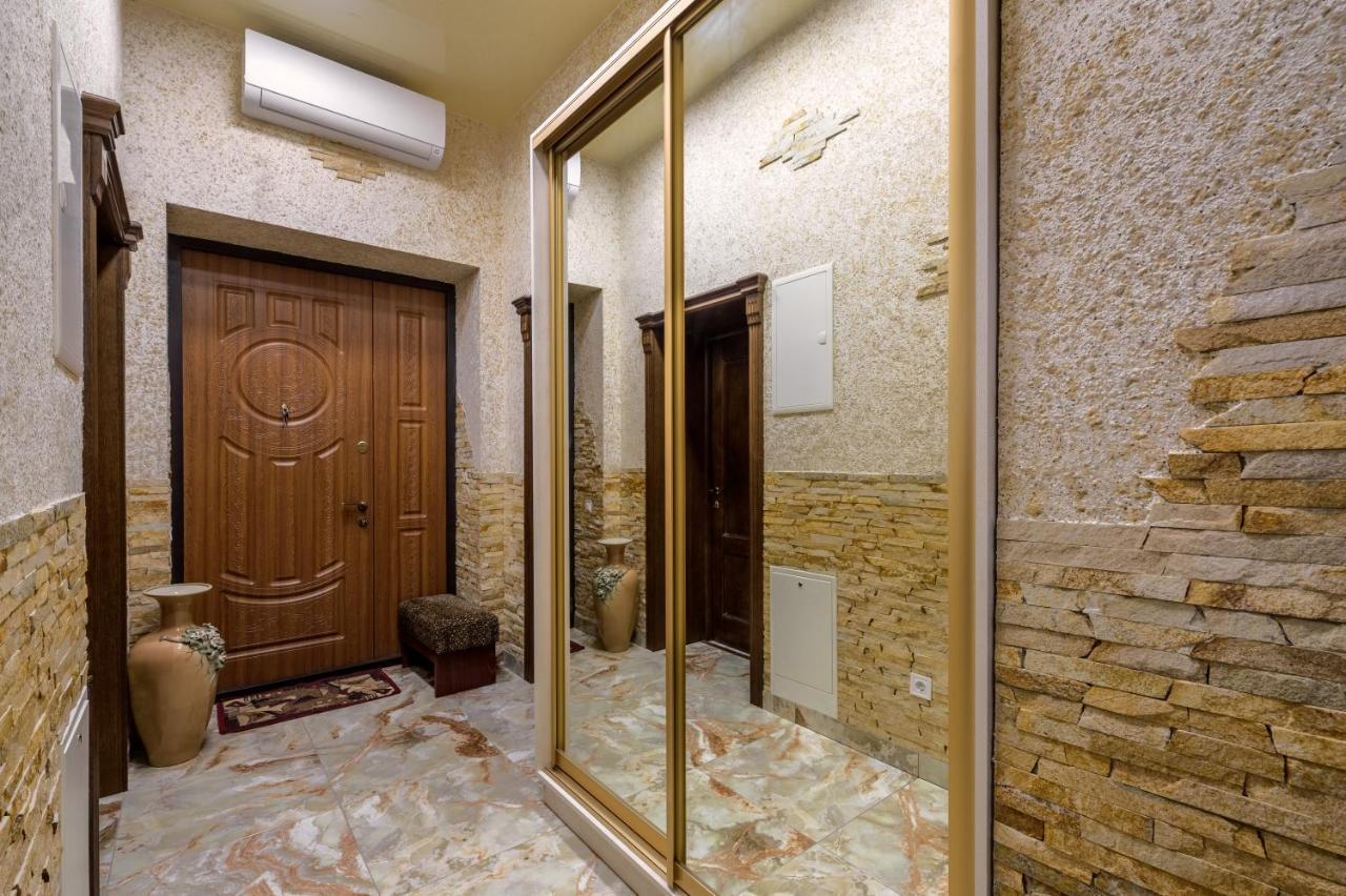 Noviy Svit 4 Apartments Lviv Luaran gambar